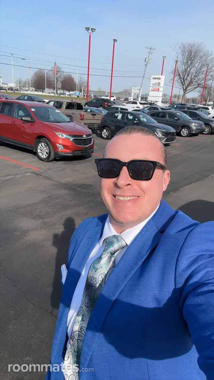 Profile photo 6 of 6