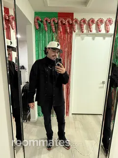 Roommate looking Palmdale, CA, $900