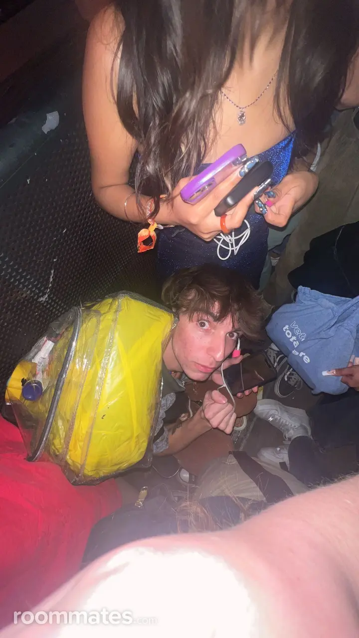 Profile photo 4 of 11