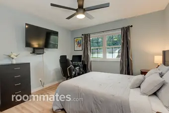 Room for rent in Louisville, KY $600, condo