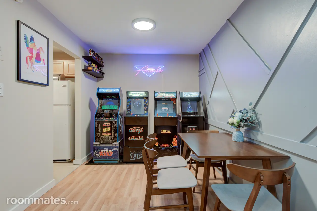 Profile photo 9 of 10