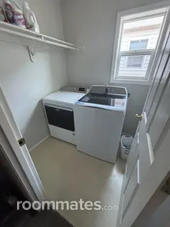 Room for rent in Hillsboro, OR $925, house