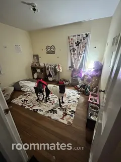 Room for rent in Cleveland, OH $750, house