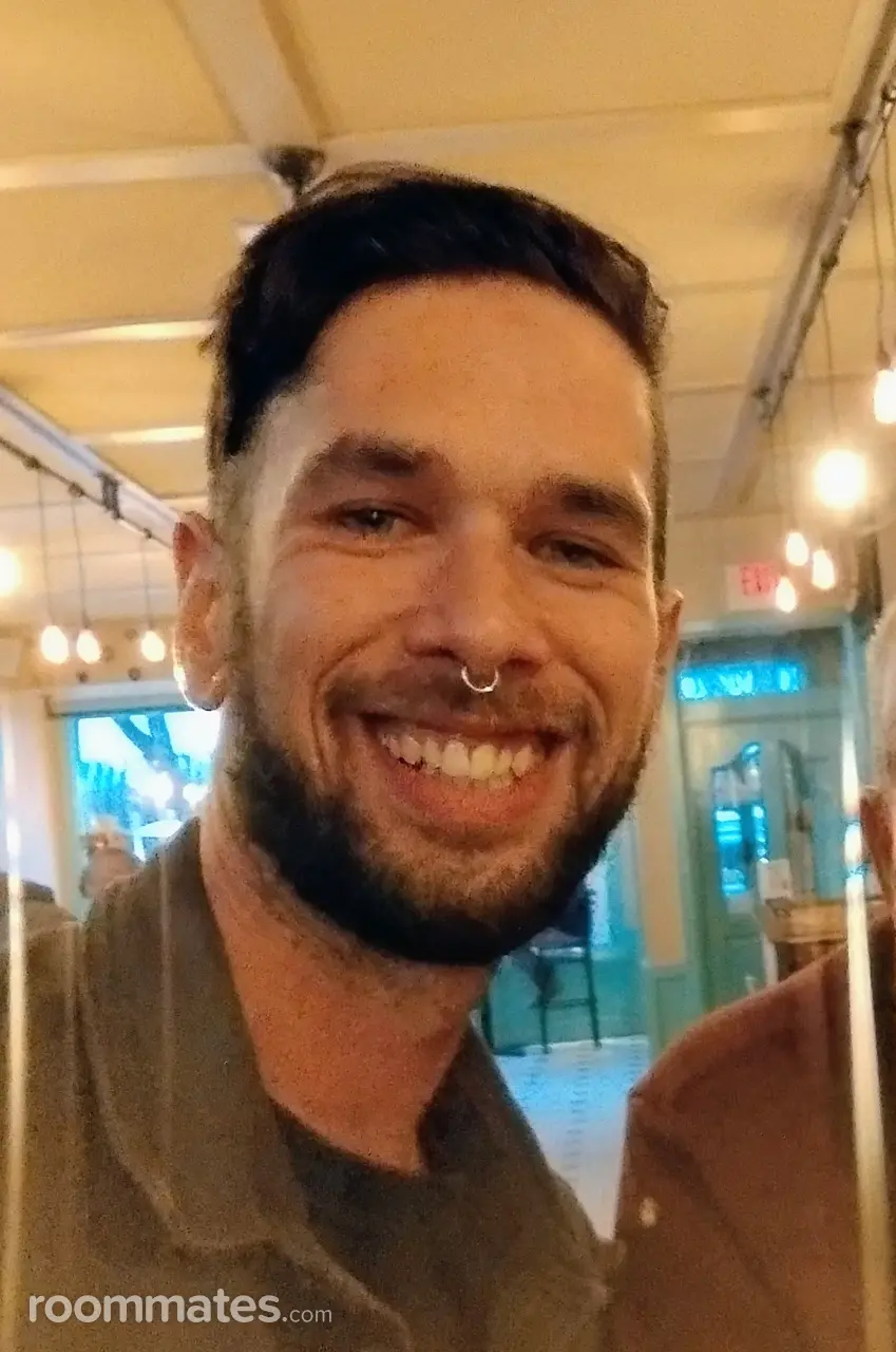 Profile photo 1 of 1