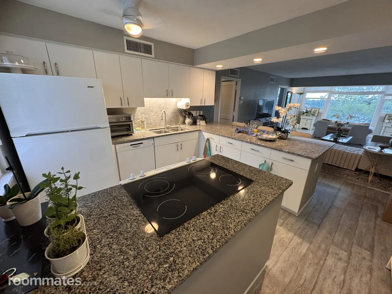 Profile photo 7 of 11