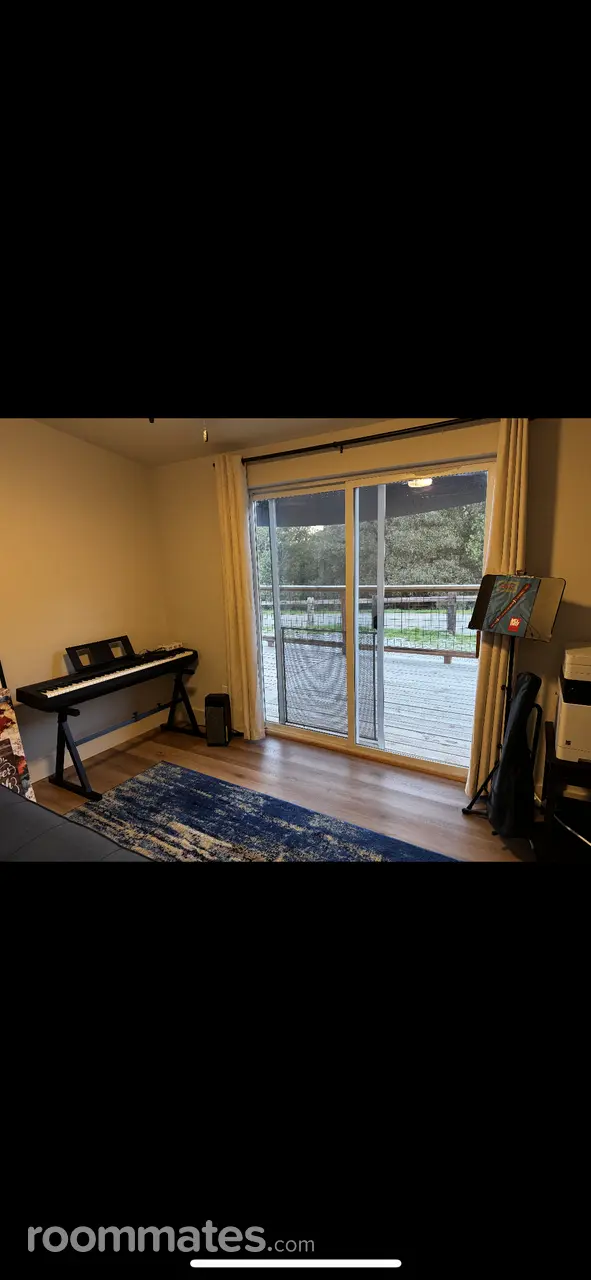 Profile photo 7 of 10