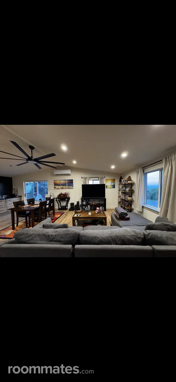 Profile photo 1 of 10