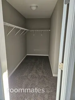 Room for rent in Pataskala, OH $875, house