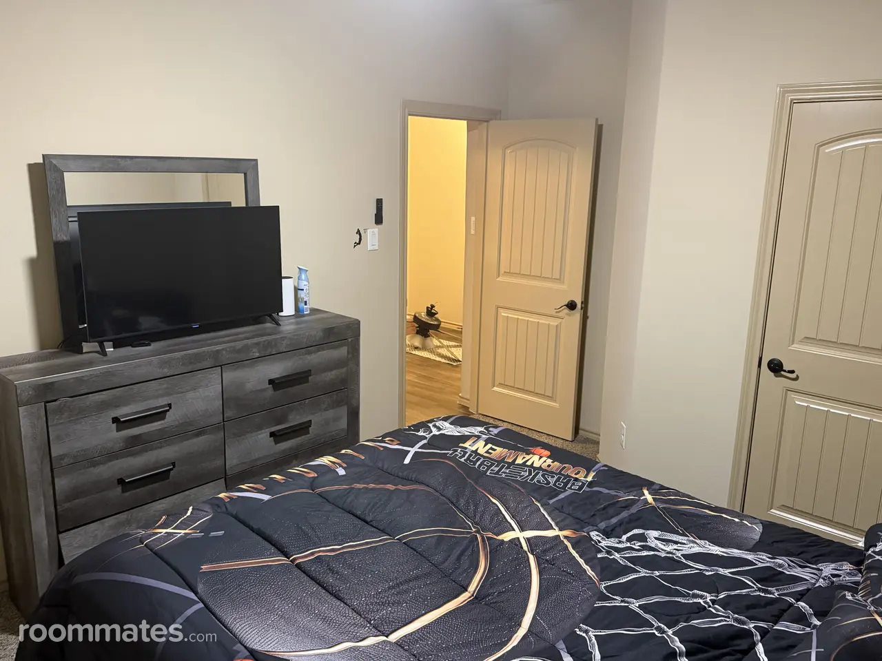 Profile photo 3 of 12