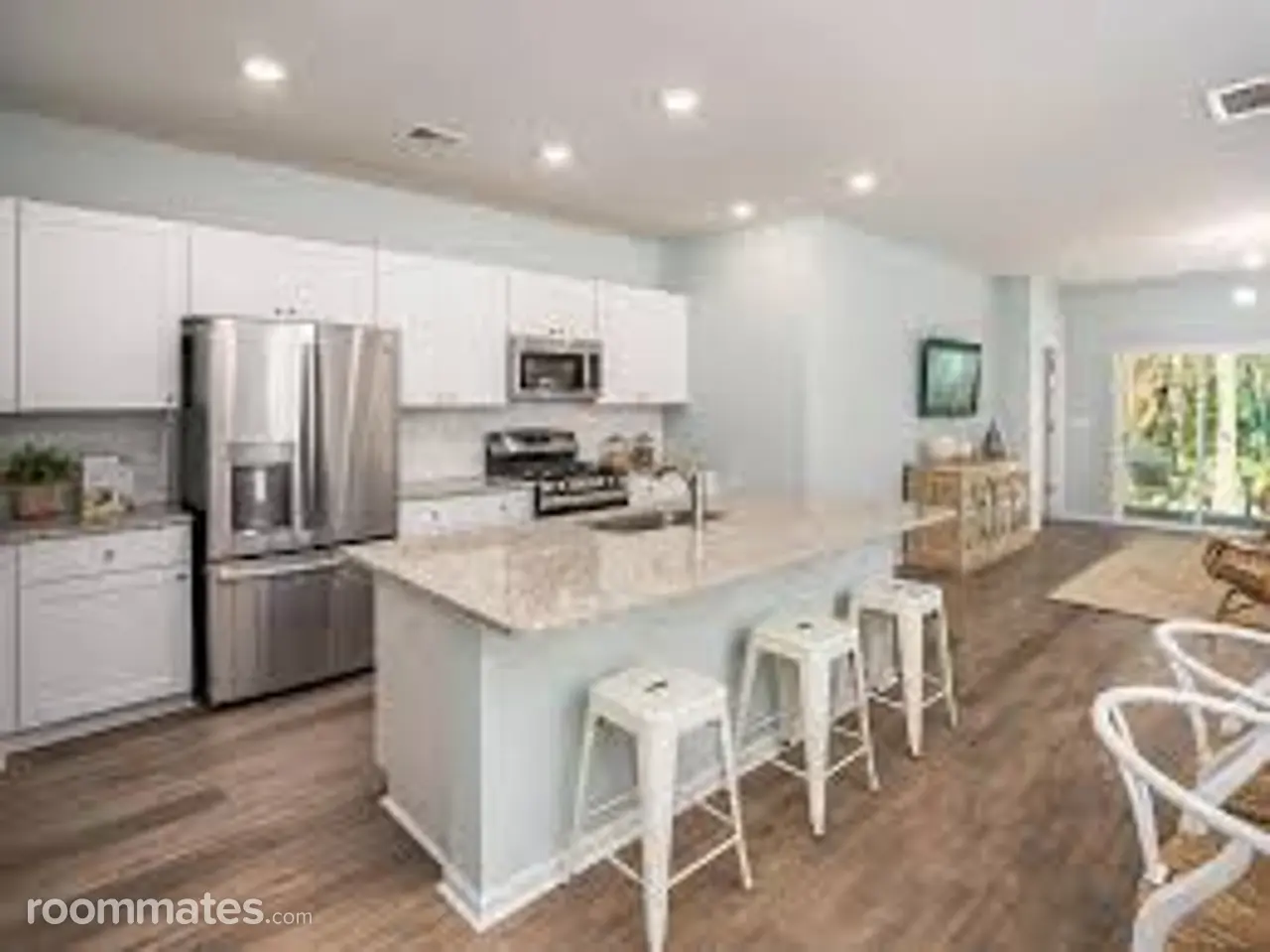 Profile photo 1 of 2