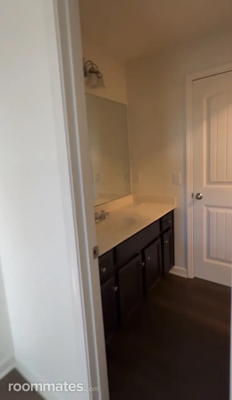 Profile photo 4 of 11