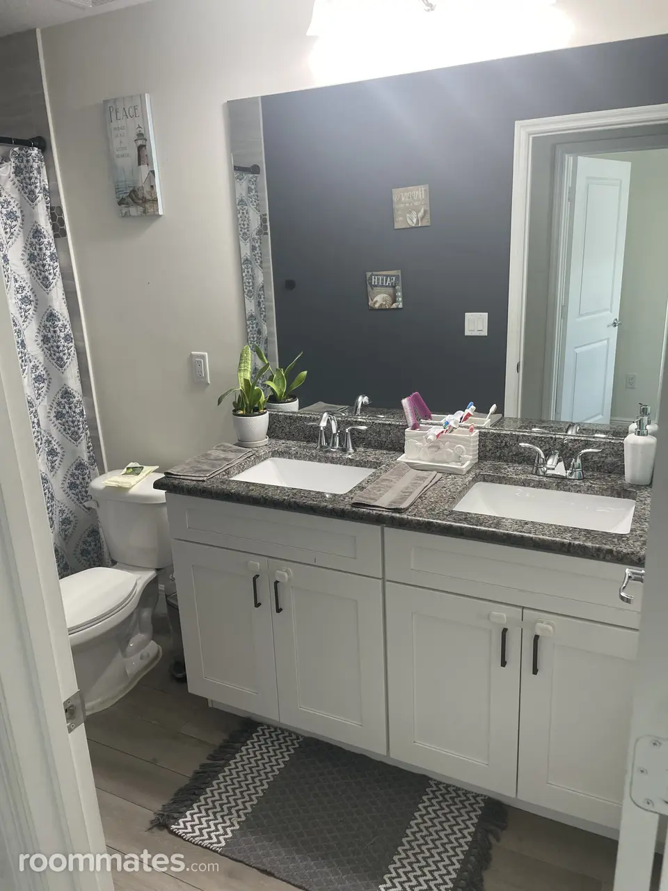 Profile photo 3 of 8