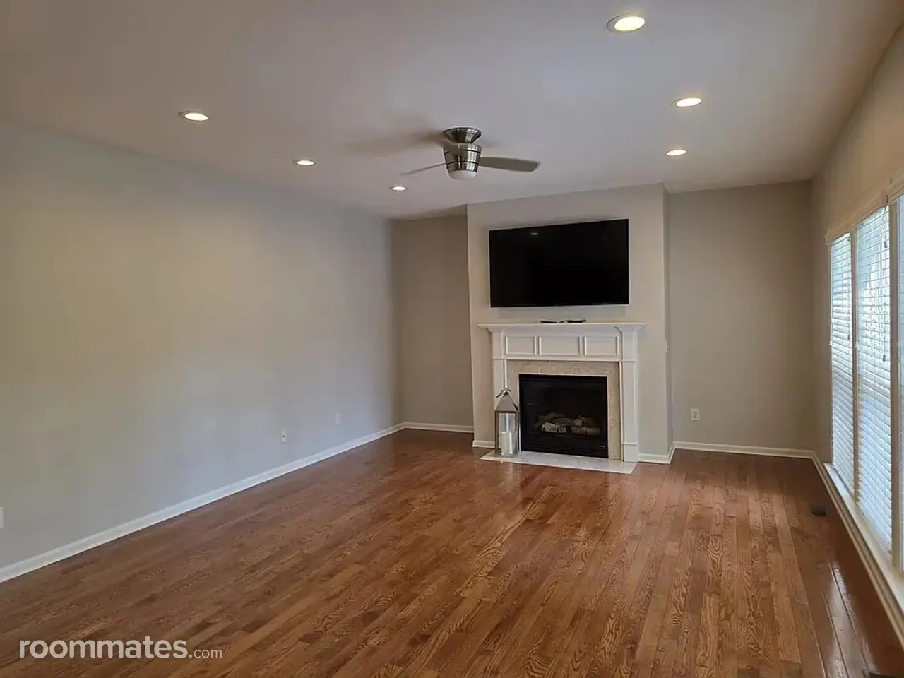 Profile photo 3 of 8