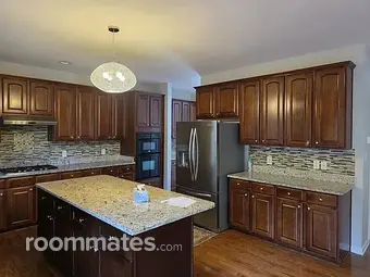 Room for rent in Cary, NC $800, house