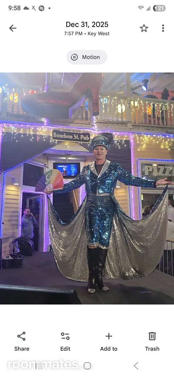 Profile photo 11 of 12