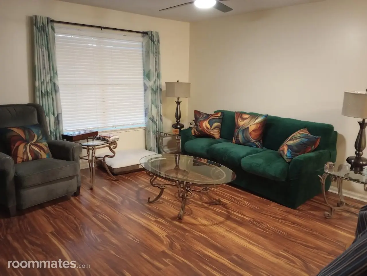 Profile photo 1 of 10