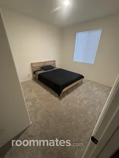 Room for rent in Lancaster, CA $1000, house