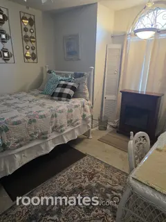 Room for rent in Pensacola, FL $700, house