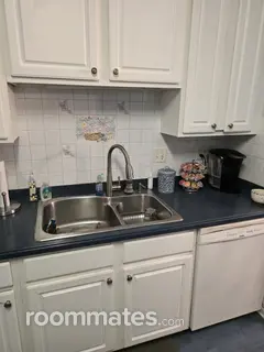 Room for rent in Manalapan, NJ $1200, condo