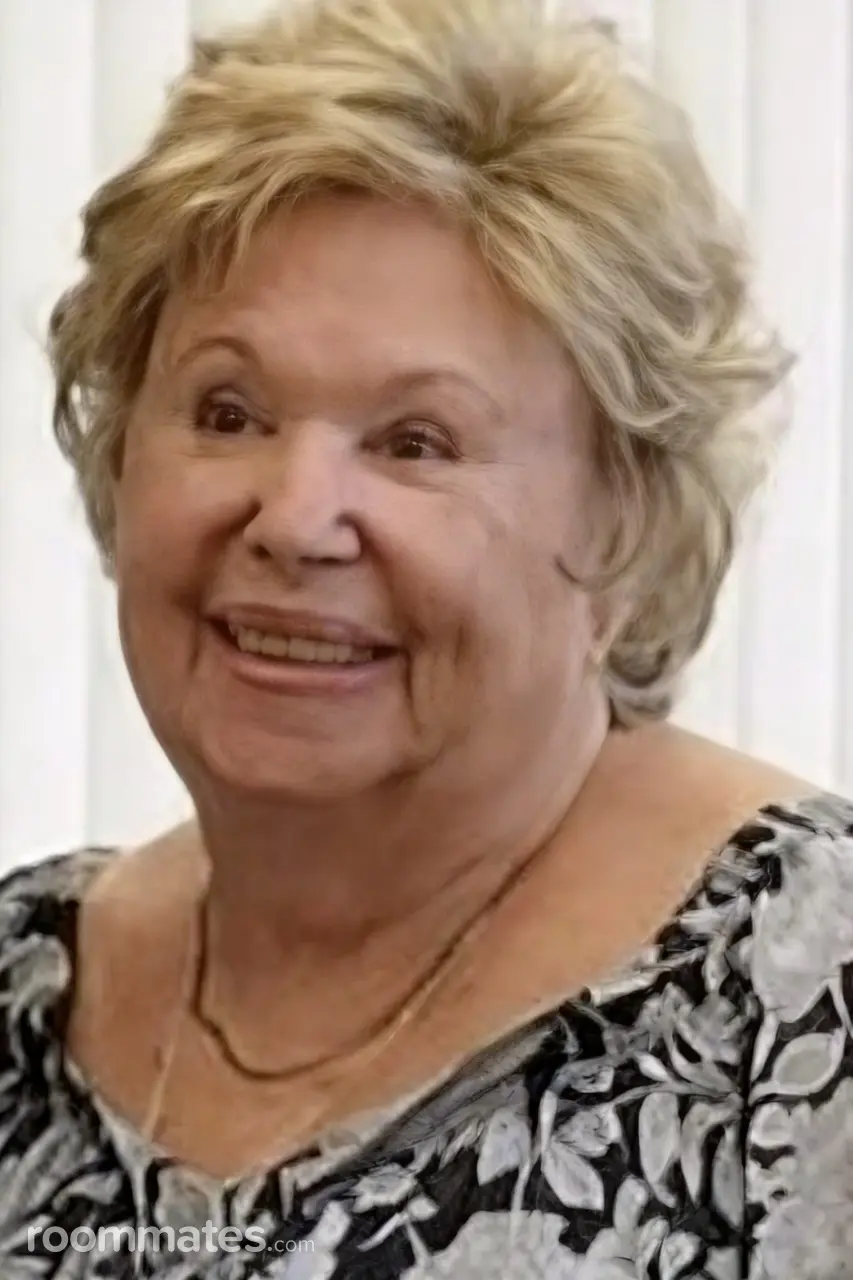 Profile photo 11 of 11