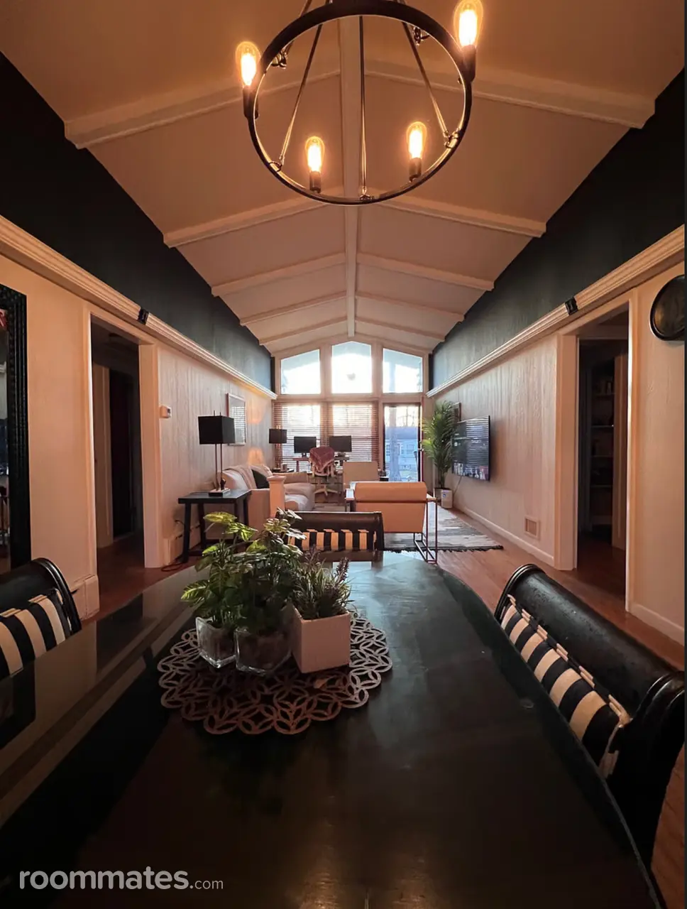 Profile photo 3 of 13