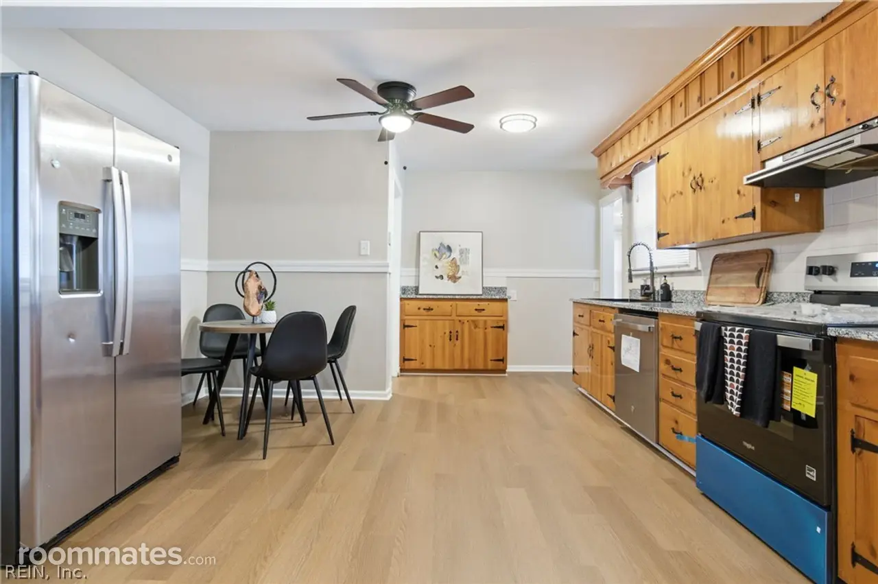 Profile photo 1 of 21