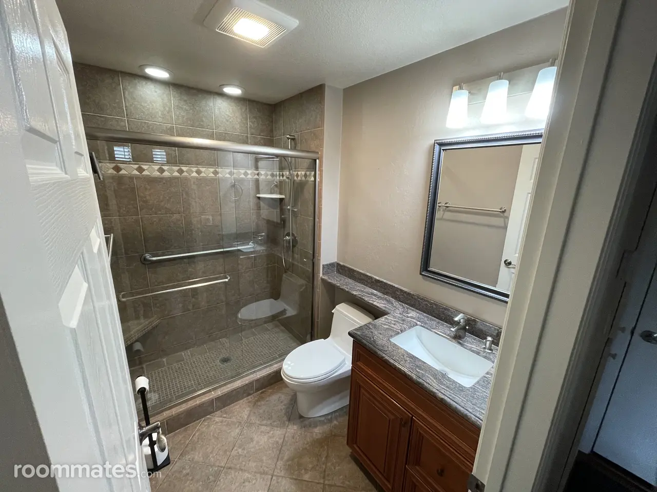 Profile photo 4 of 8