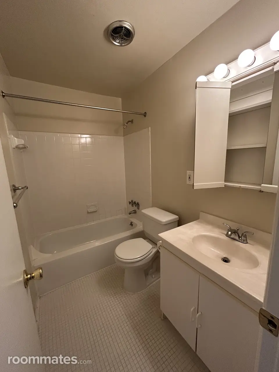 Profile photo 10 of 11