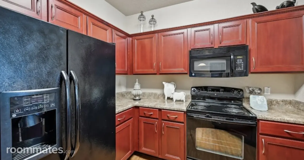 Profile photo 7 of 16