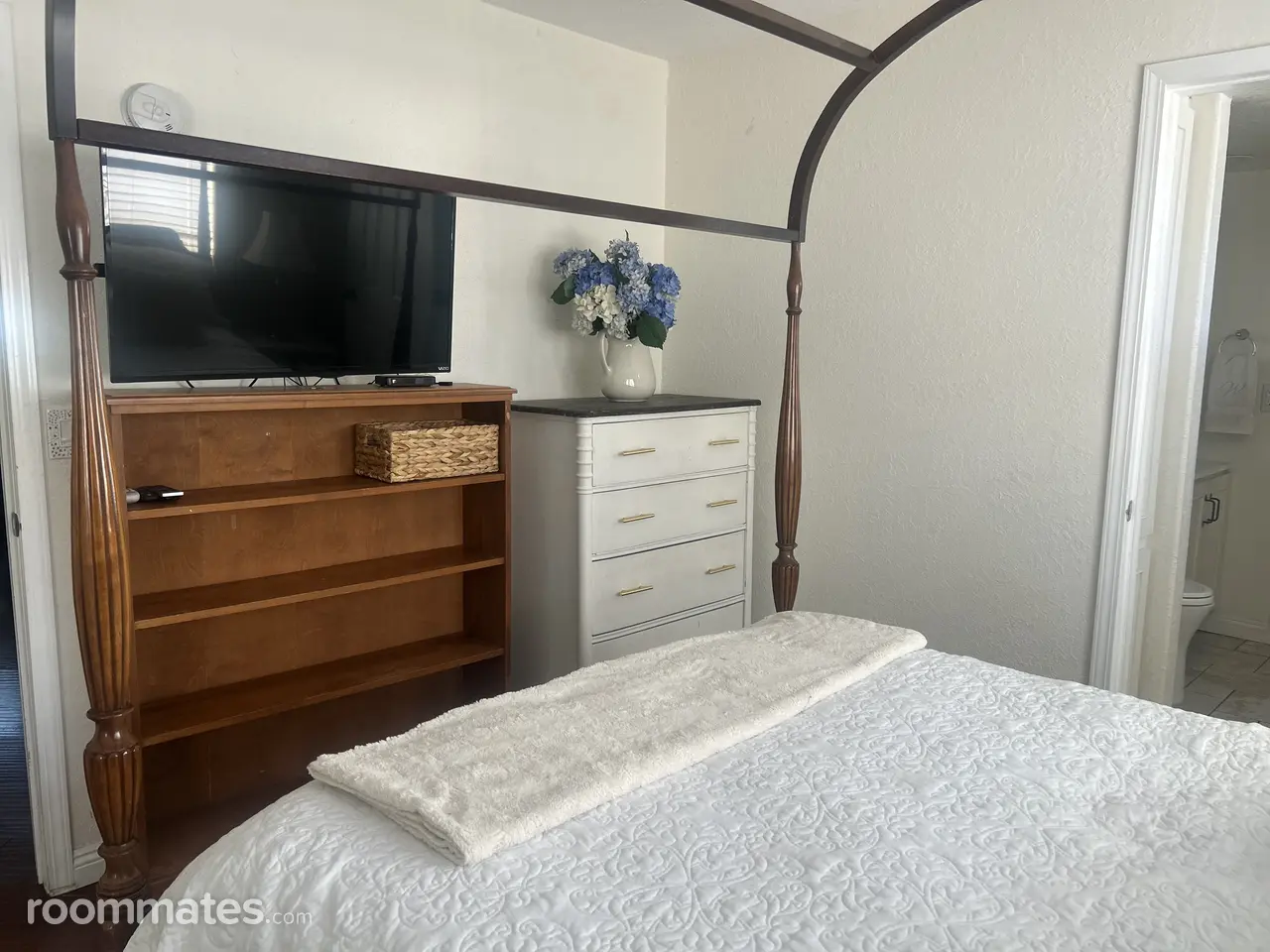 Profile photo 3 of 18