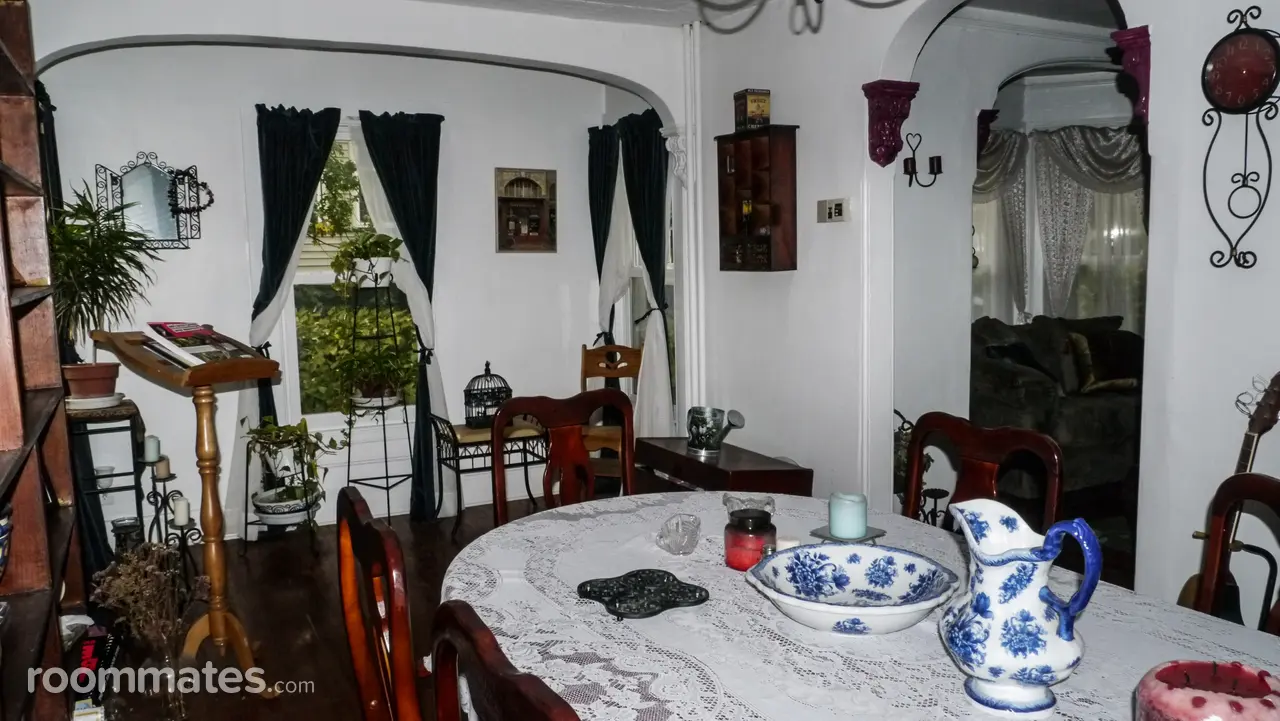 Profile photo 7 of 12