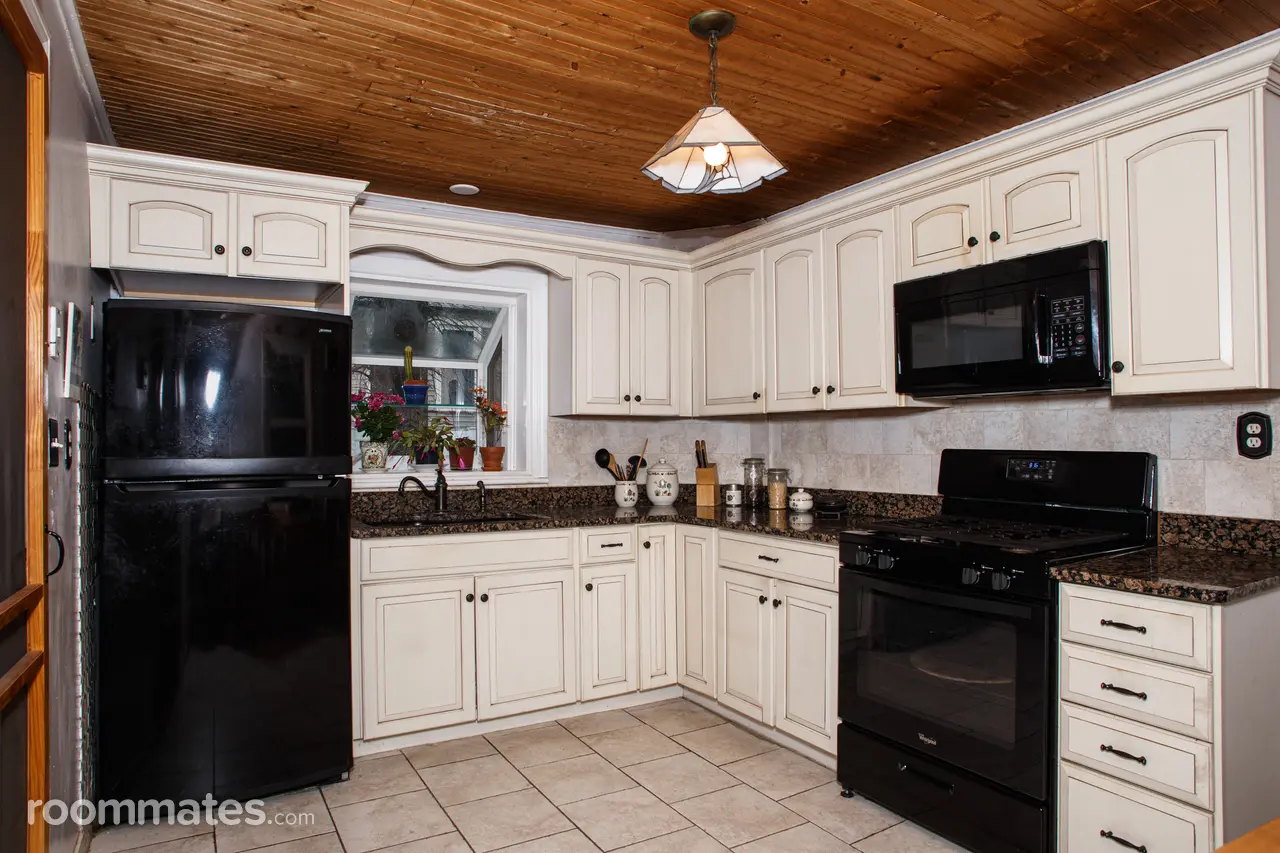 Profile photo 9 of 12