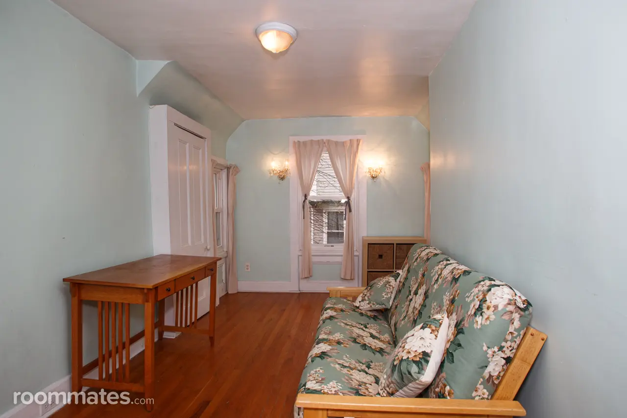 Profile photo 2 of 12