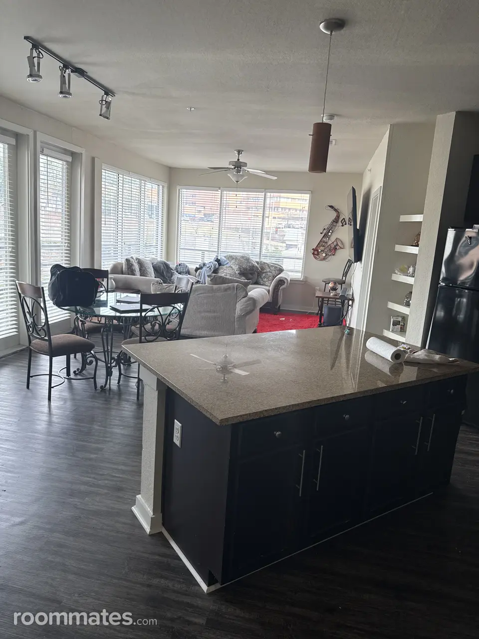 Profile photo 9 of 14