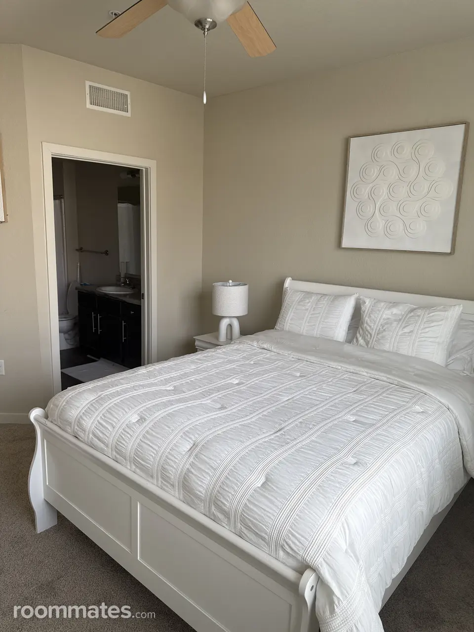 Profile photo 1 of 14