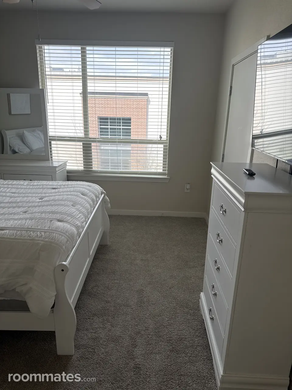 Profile photo 7 of 14