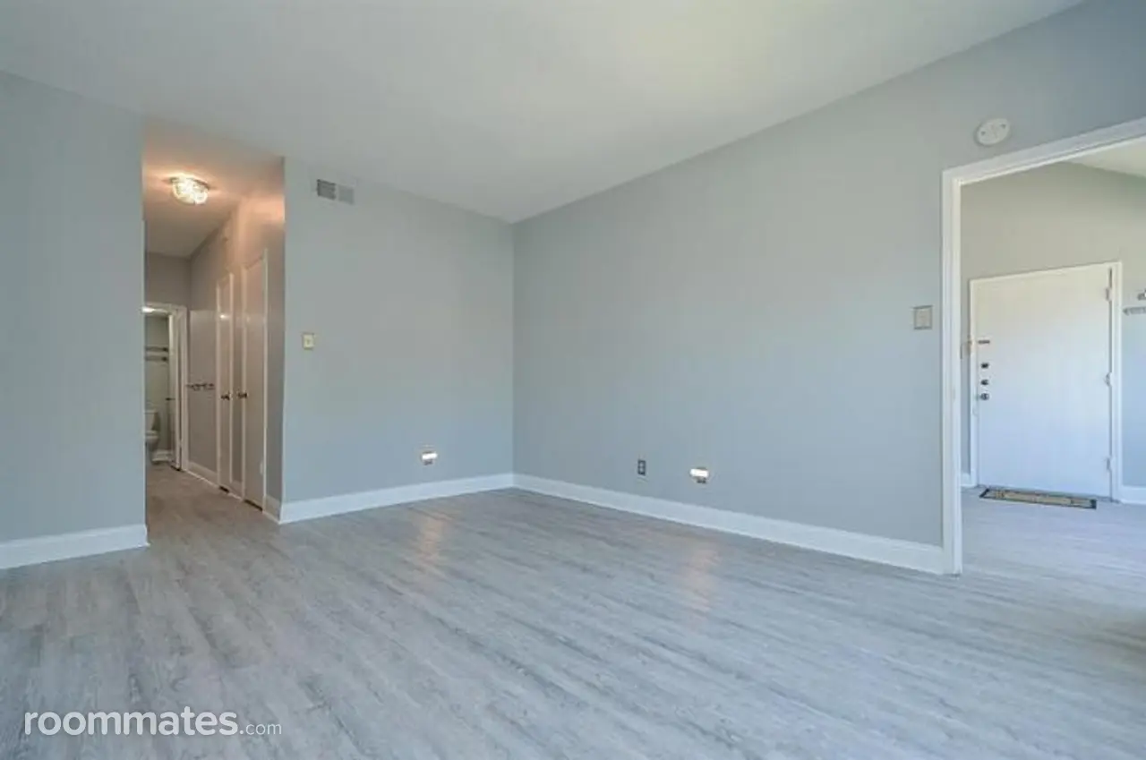 Profile photo 3 of 10