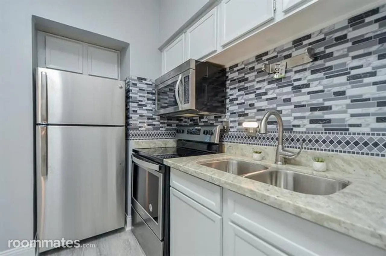 Profile photo 8 of 10