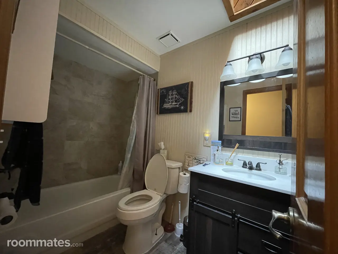 Profile photo 6 of 10