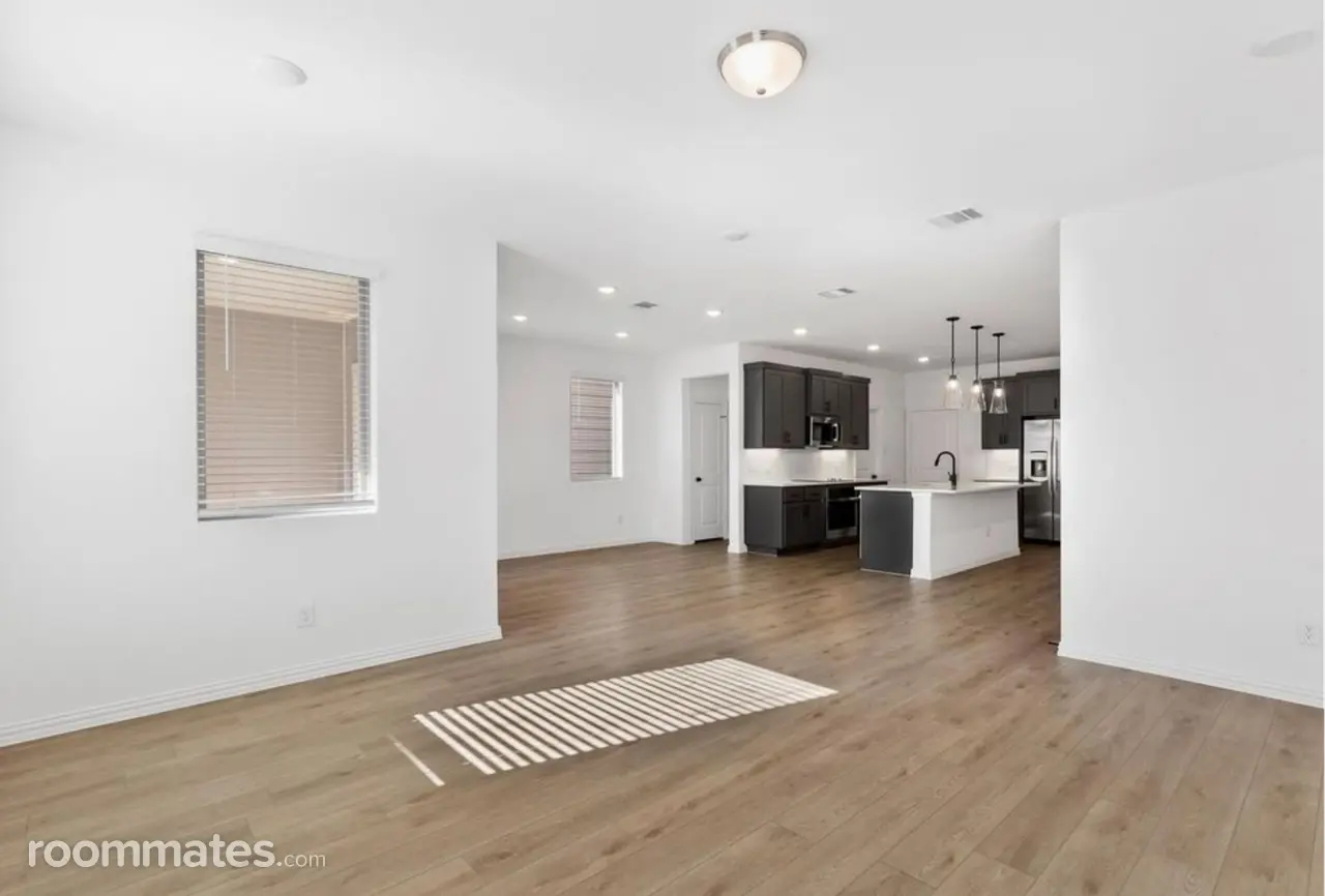 Profile photo 10 of 11