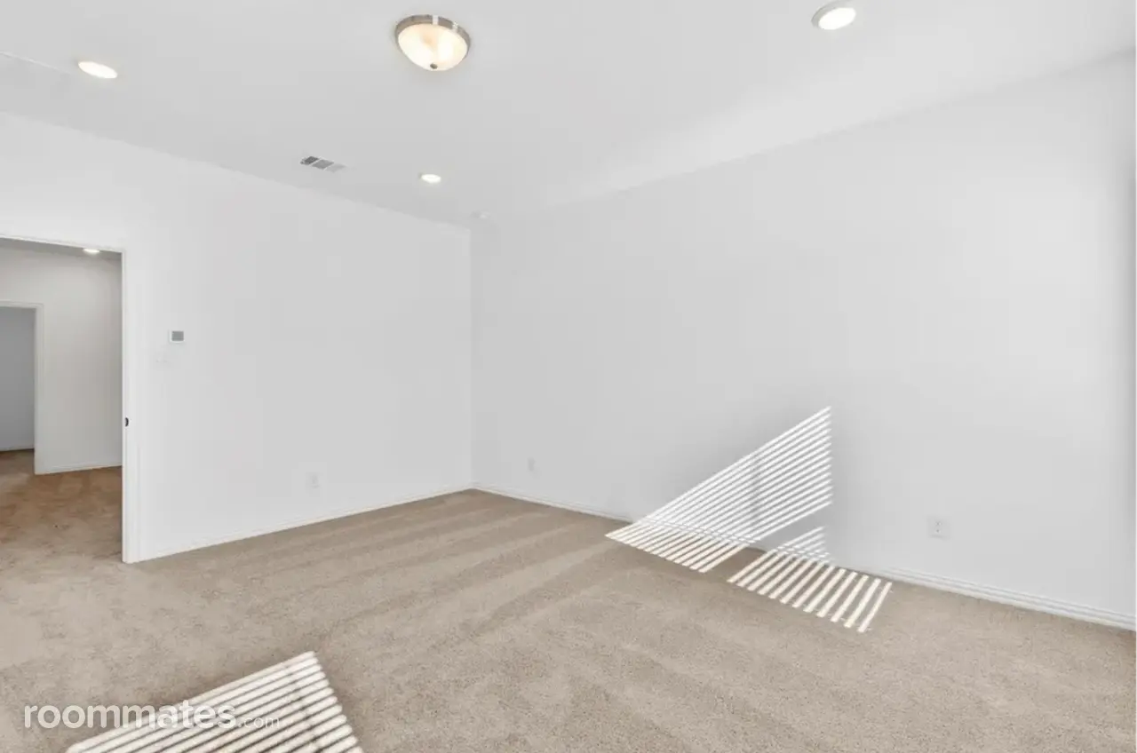 Profile photo 5 of 11