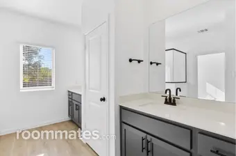 Room for rent in Dallas, TX $2700, house