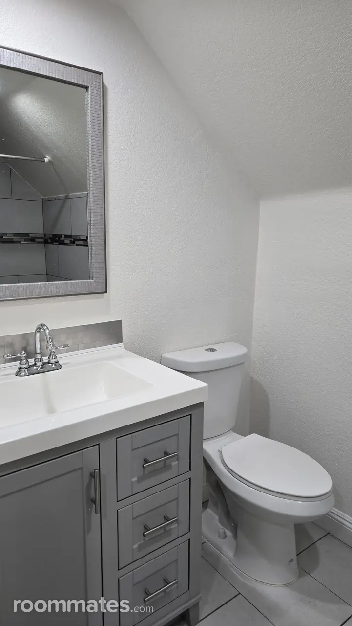 Profile photo 7 of 11