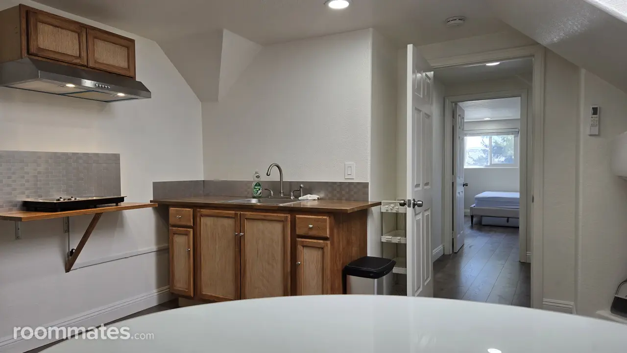 Profile photo 10 of 11