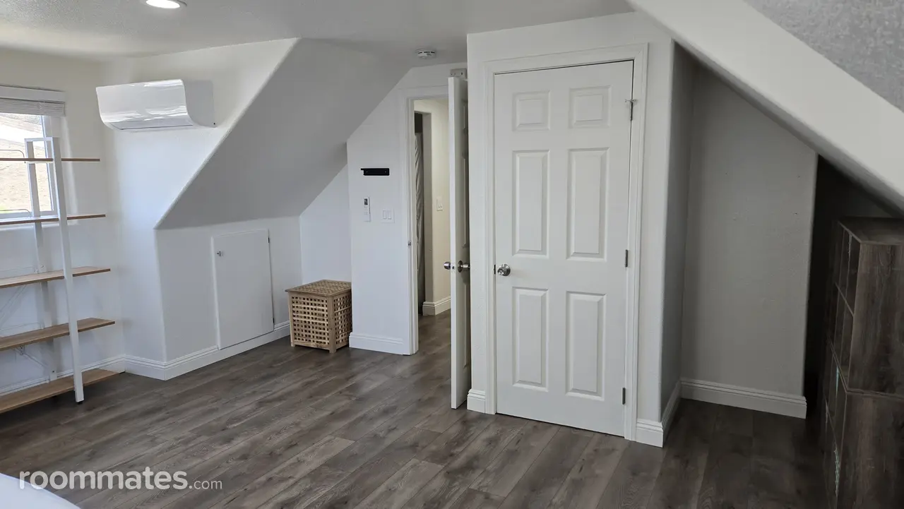 Profile photo 5 of 11