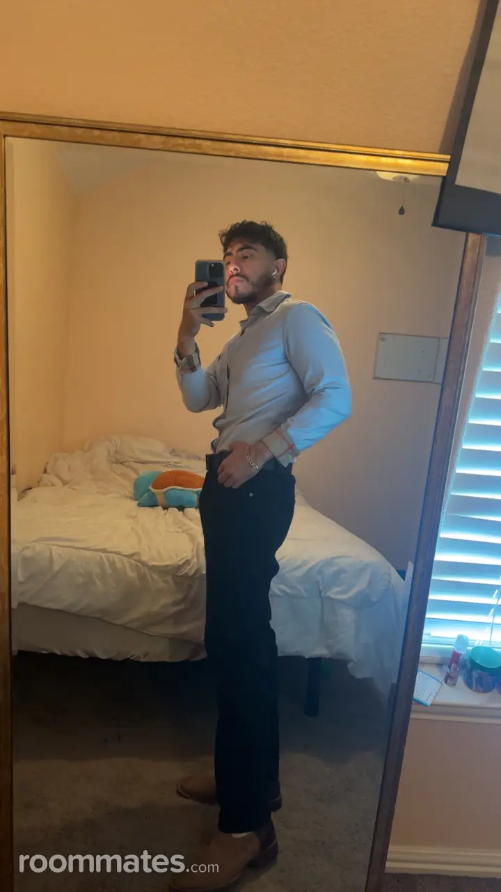 Profile photo 3 of 4