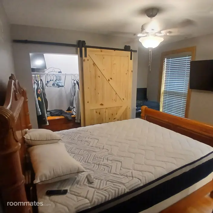 Room for rent in Oswego, IL $1000, house
