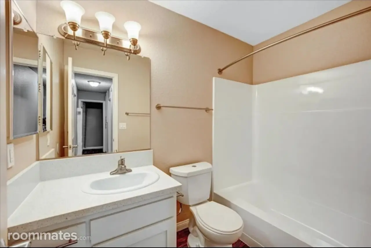 Profile photo 4 of 7