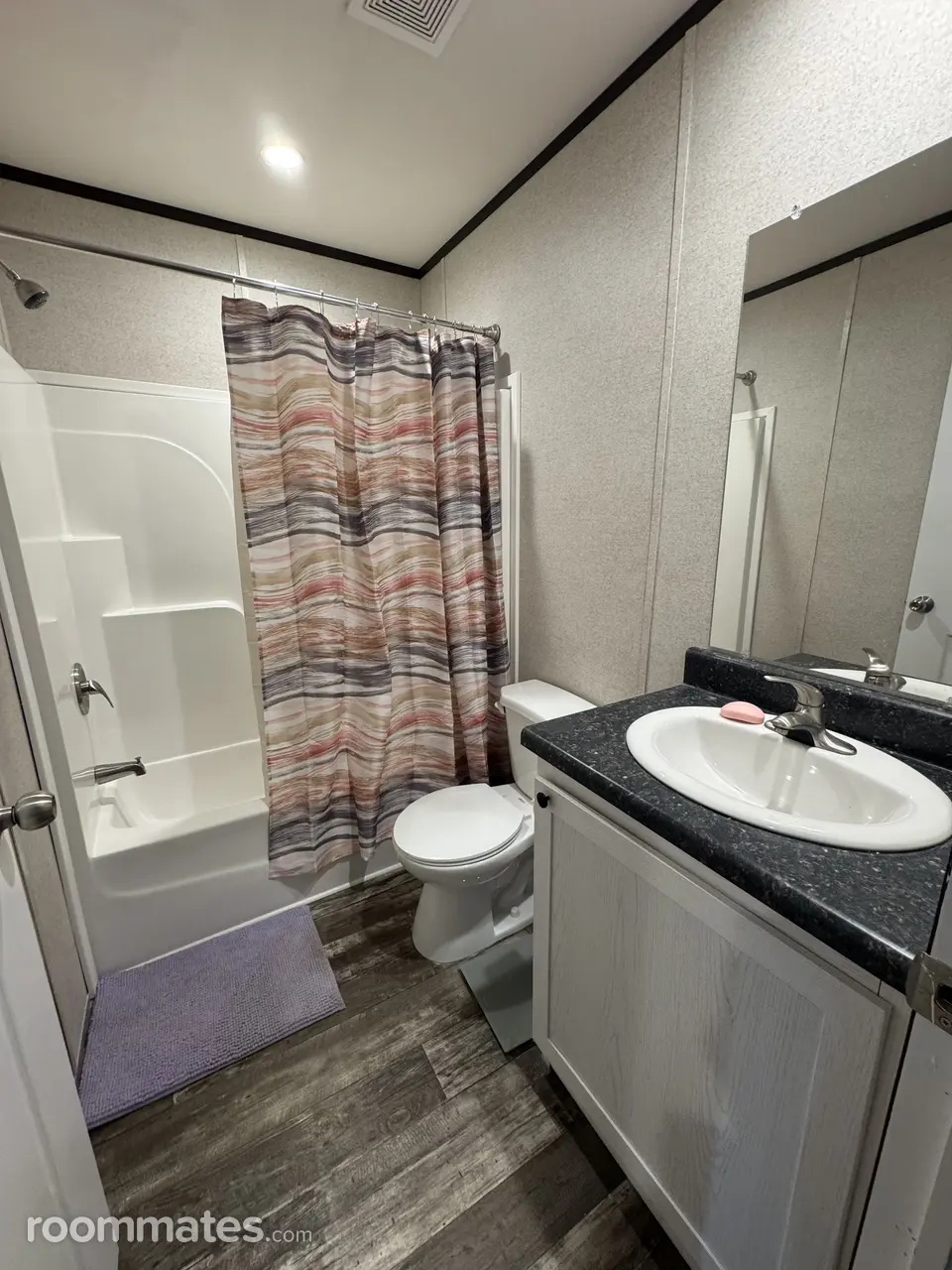 Profile photo 3 of 10