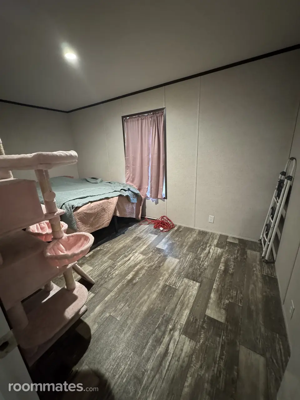 Profile photo 1 of 10